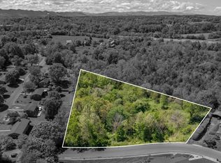Estate Dr, Johnson City, TN 37604