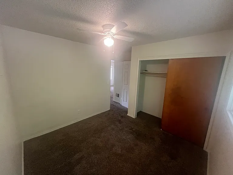 504 E 9th St #10 — Photo 9
