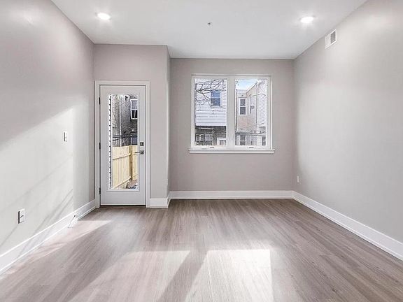 5th image of 2622 Manton St #1