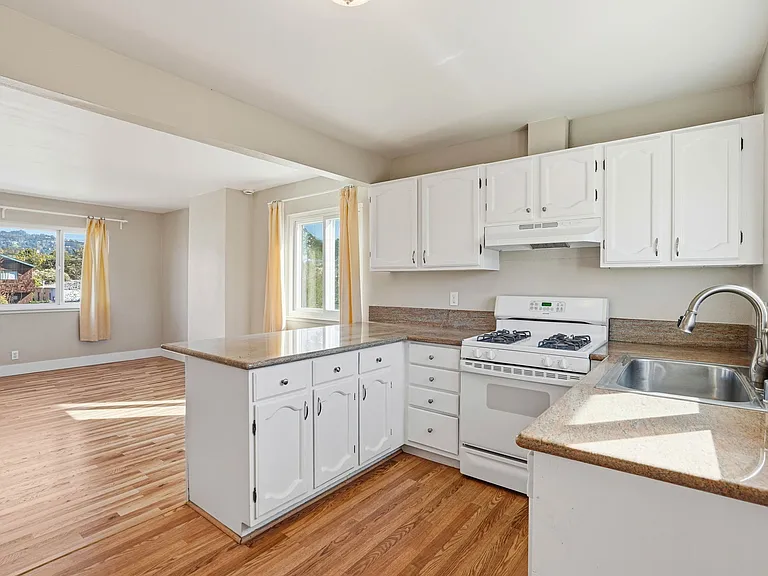 840 Key Route Blvd #B — Photo 3