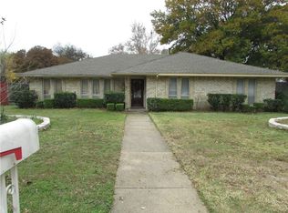 230 Roma Dr, Duncanville, TX 75116