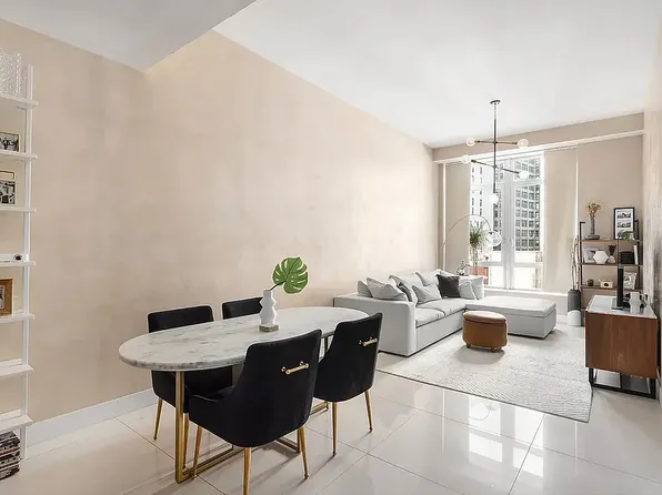 111 Fulton St APT 806, New York, NY 10038