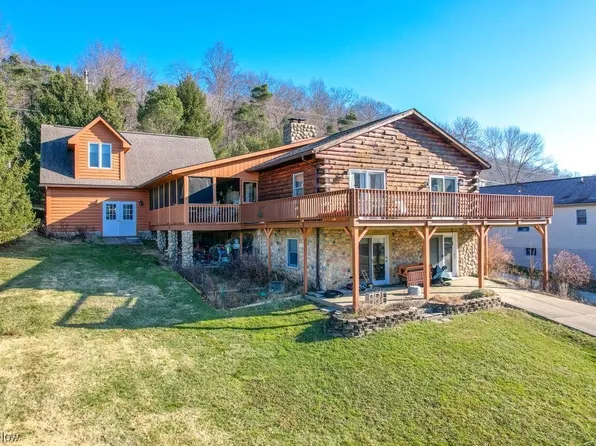 386 E Mohawk Dr, Malvern, OH 44644