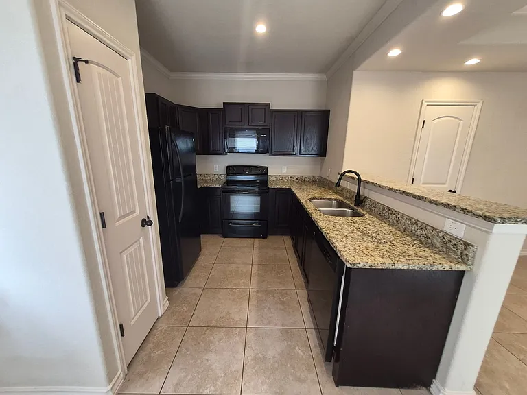 6618 Arancione Ave #104 — Photo 9