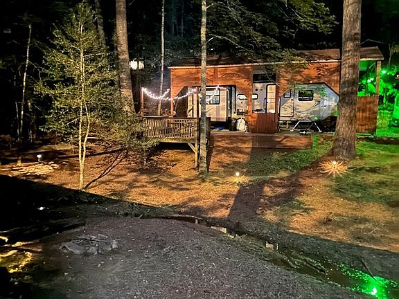 5th image of 870 Ogden Dr