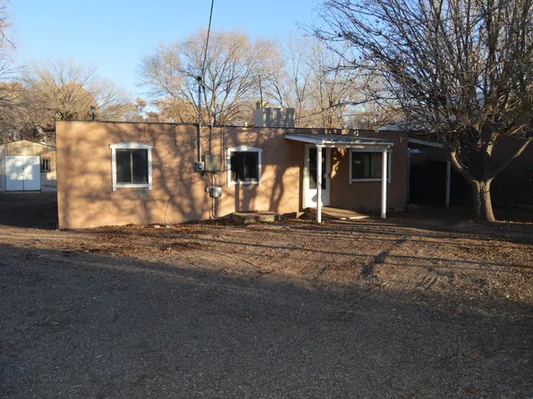 2832 La Vega Dr SW, Albuquerque, NM 87105