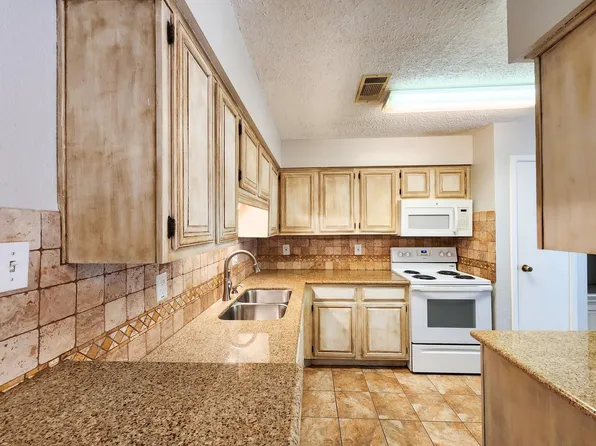 17742 Kings Park Ln, Houston, TX 77058