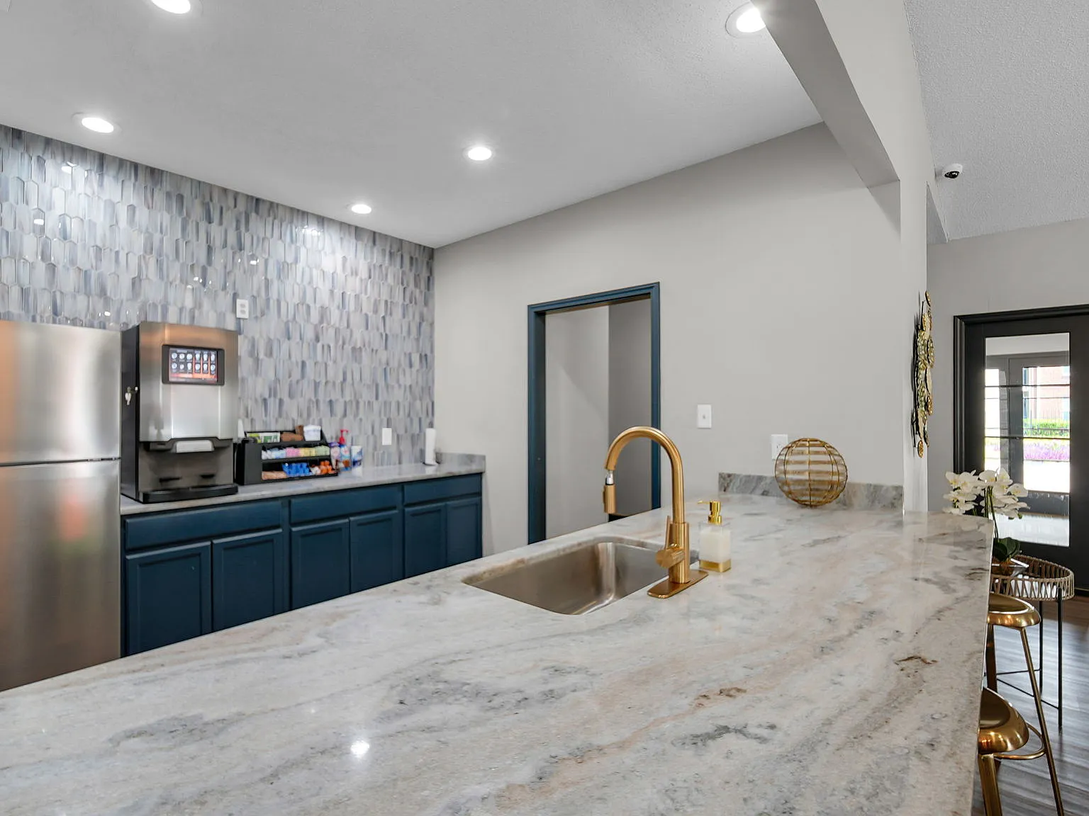 The District Apartments — Photo 2