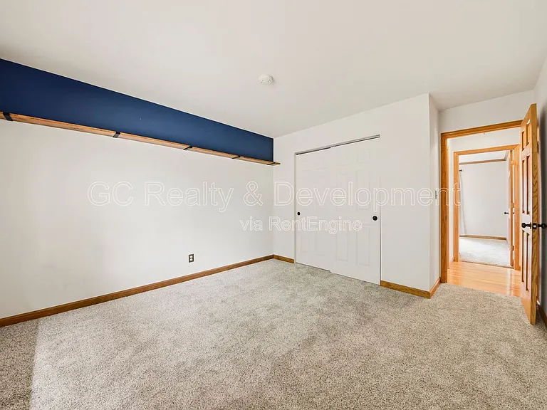 938 Canterbury Dr — Photo 11