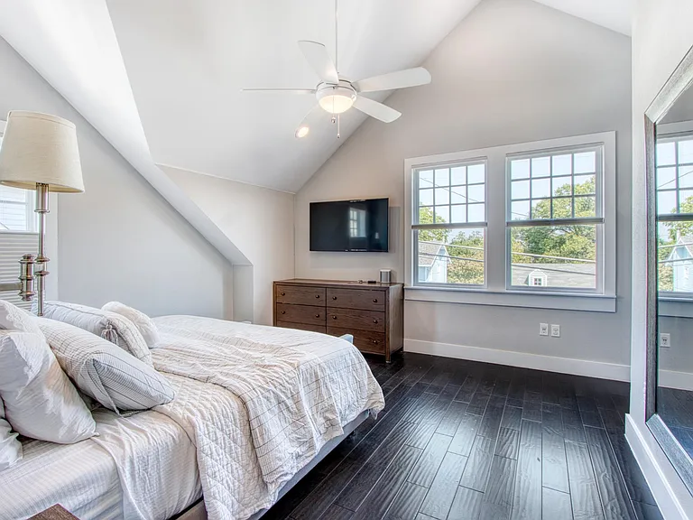 1638 Kings Hwy — Photo 14