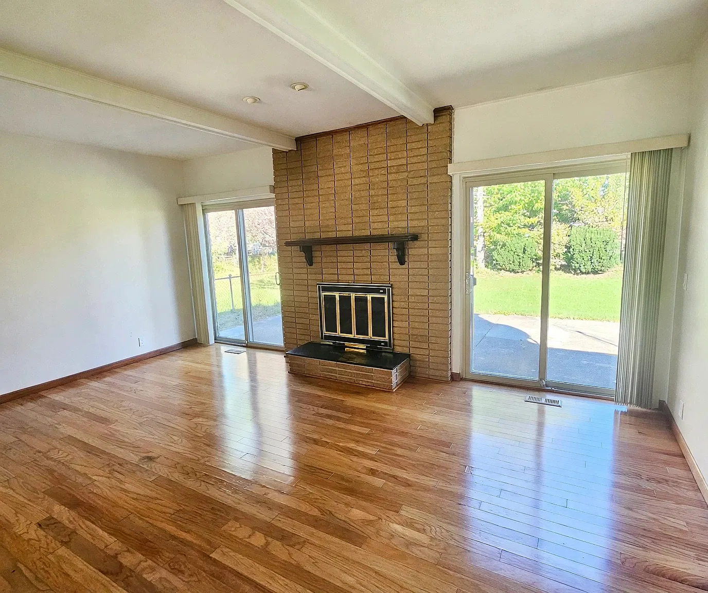 3 bed, 1450 sqft, $2,000 — Photo 3