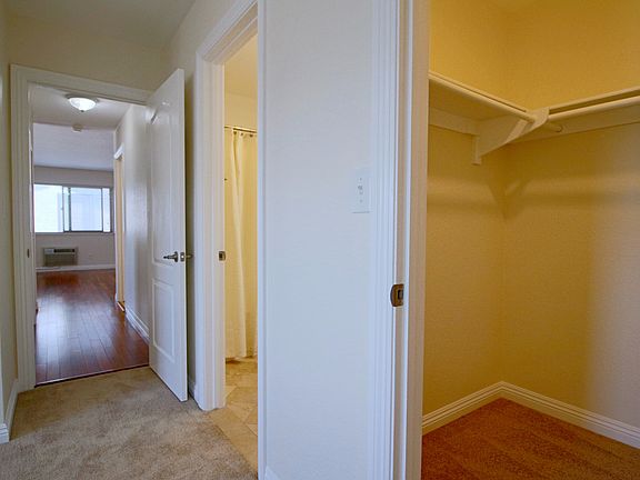 4th image of 4244 Cherokee Ave APT 7
