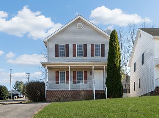 534 D St, Staunton, VA 24401
