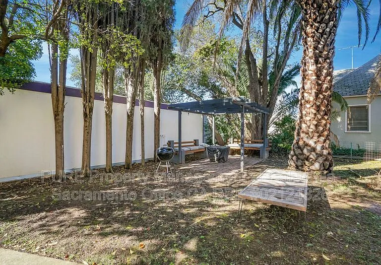 2324 Castro Way — Photo 6