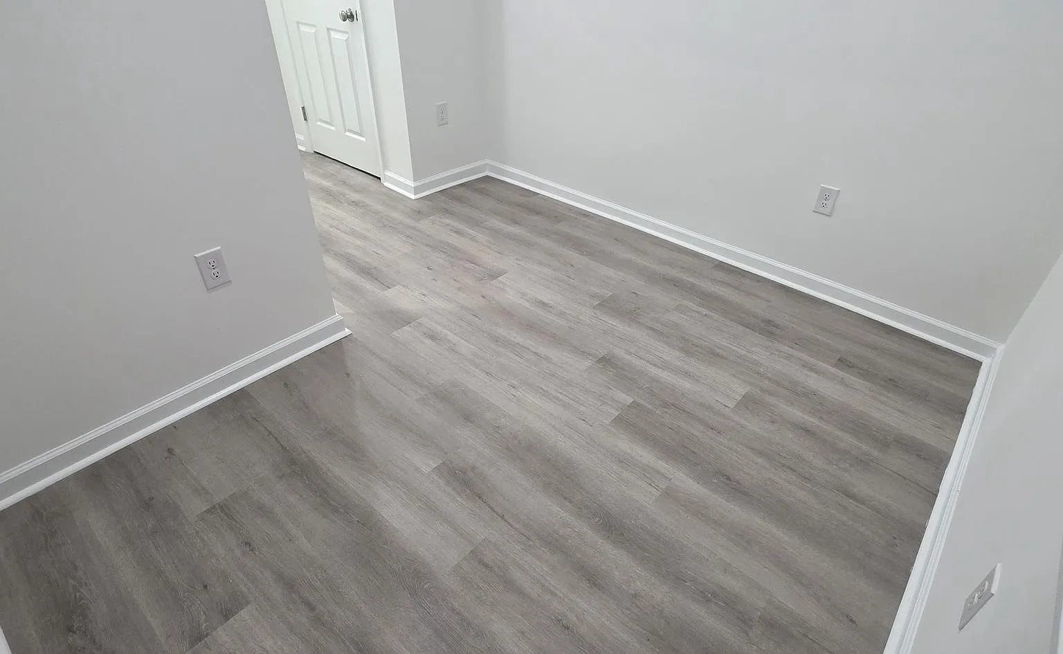 2 bed, 1964 sqft, $1,700 — Photo 2