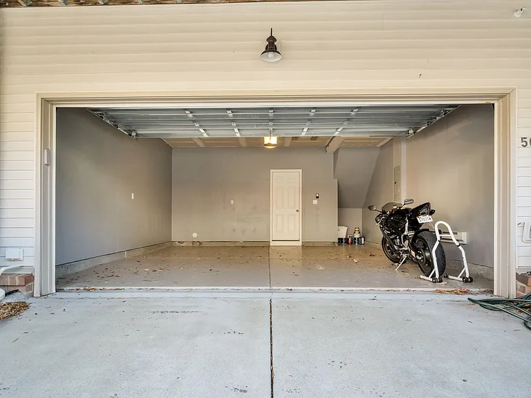 50 Transit Ln — Photo 33