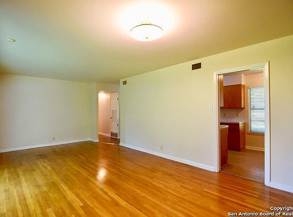 5th image of 2111 Flamingo Dr
