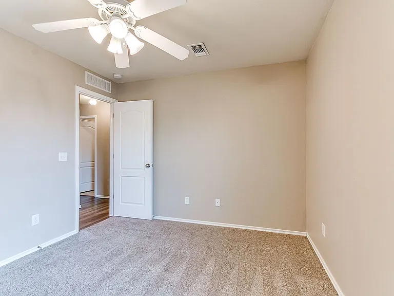 2829 NW 182nd St — Photo 16