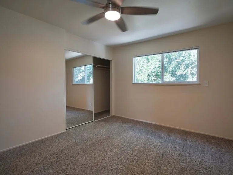 RIV511-525 — Photo 16