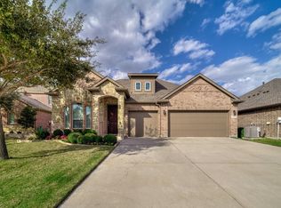211 Derby Ln, Lake Dallas, TX 75065