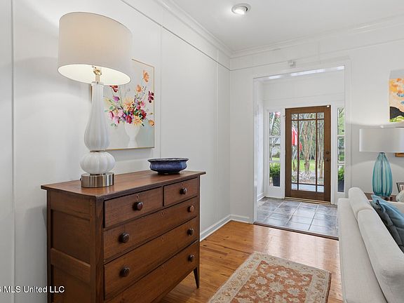 5th image of 1045 Avondale St