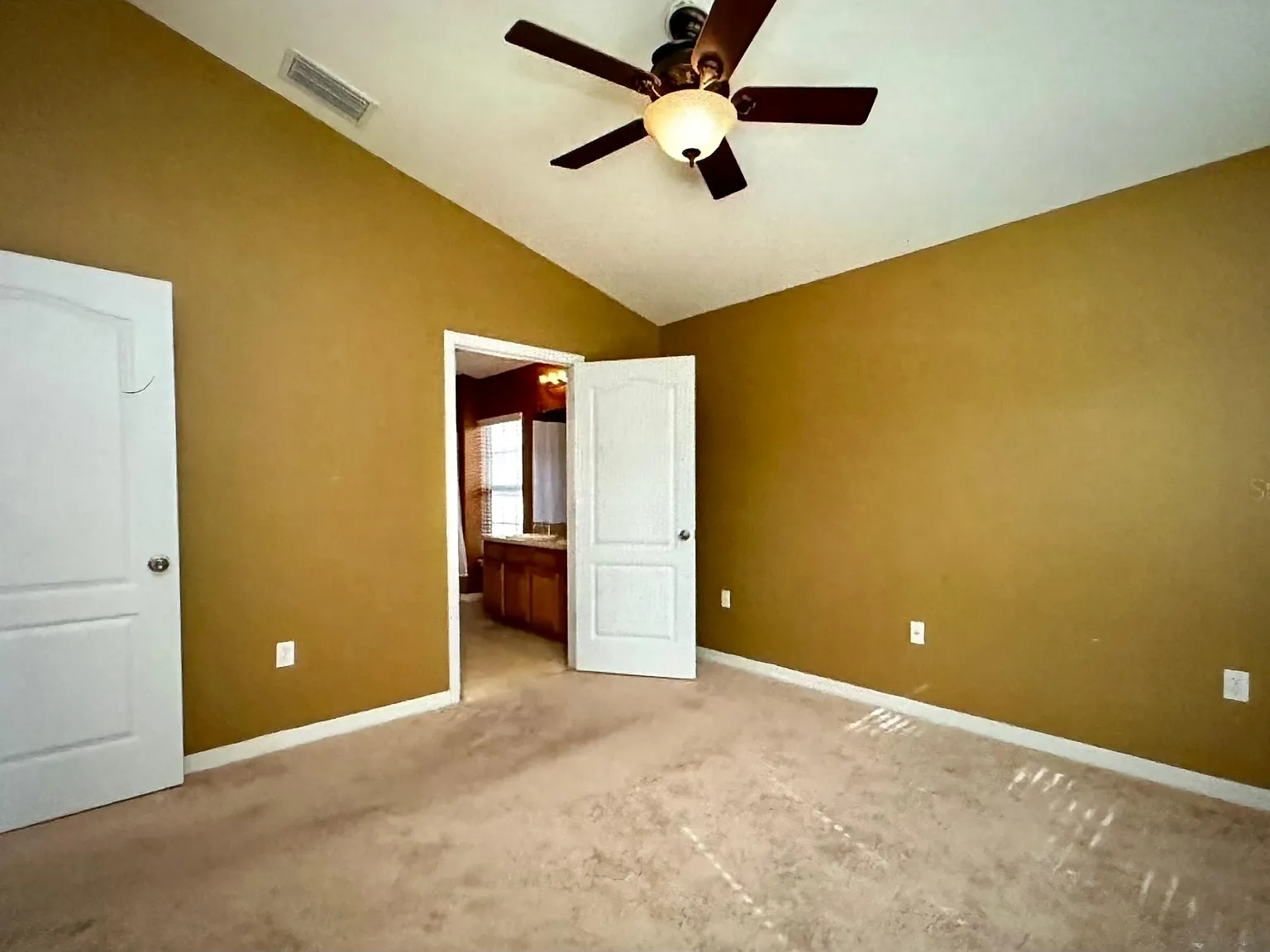7001 Interbay Blvd — Photo 3