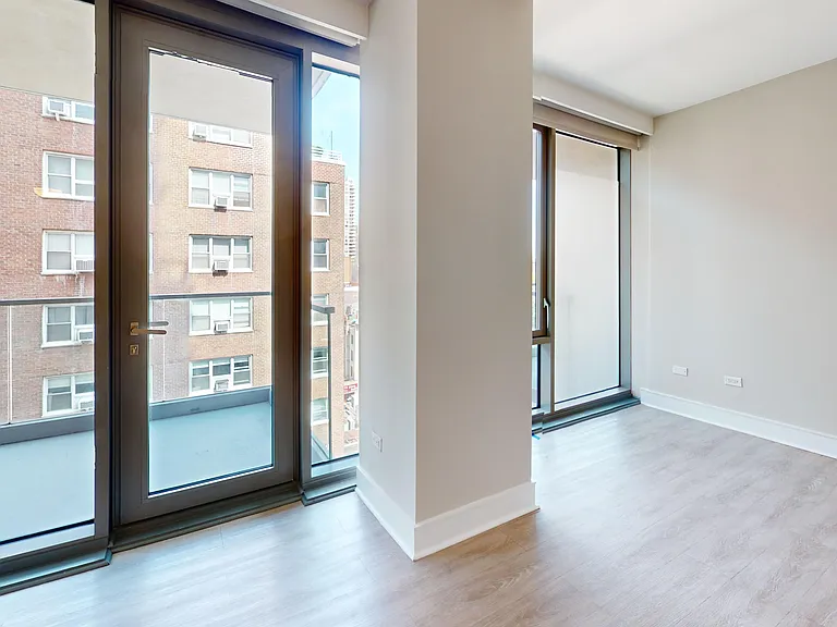 237 E 34th St #805 — Photo 10