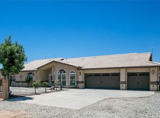 7632 Bellflower St, Oak Hills, CA 92344