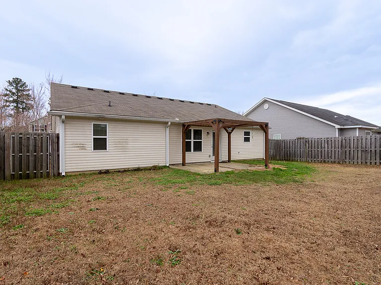 3237 Alexandria Dr — Photo 14