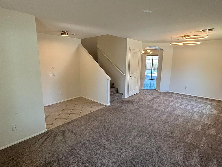 624 W Mesquite Tree Ln — Photo 2