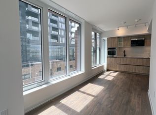 2 Augusta Ave #405, Toronto, ON M5V2W1