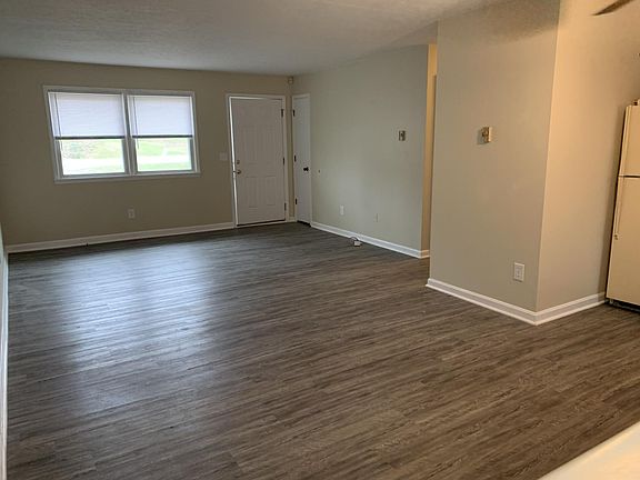 Front open area of living room and kitchen