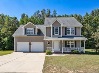 35 Durham Ct, Spring Lake, NC 28390