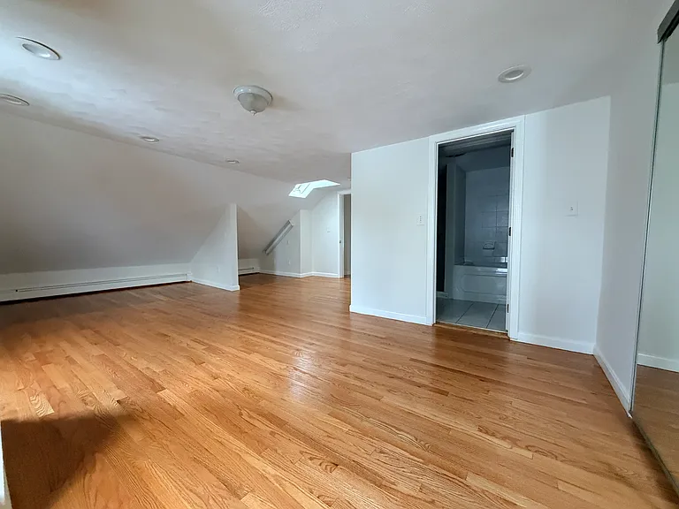 141-143 Bloomingdale St #1 — Photo 9