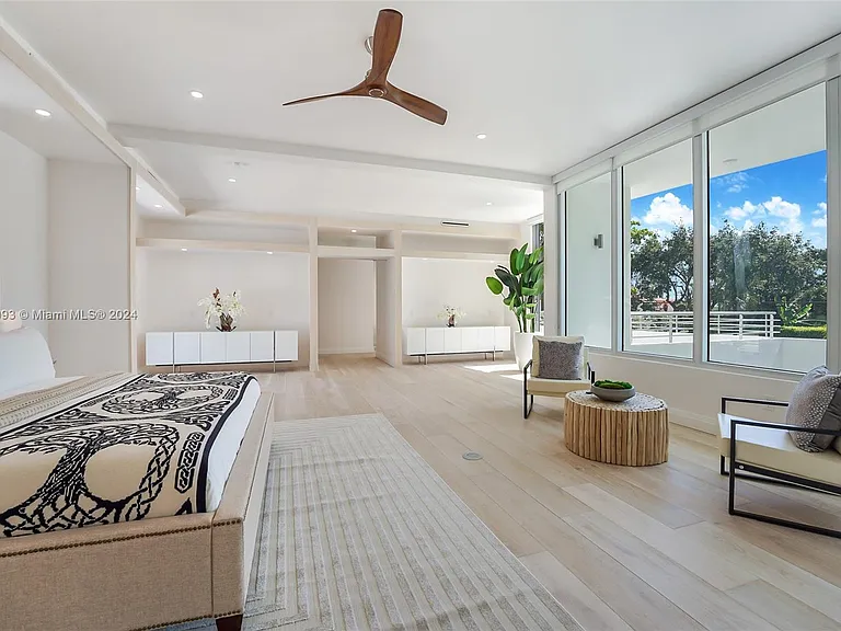 5910 N Bayshore Dr — Photo 30