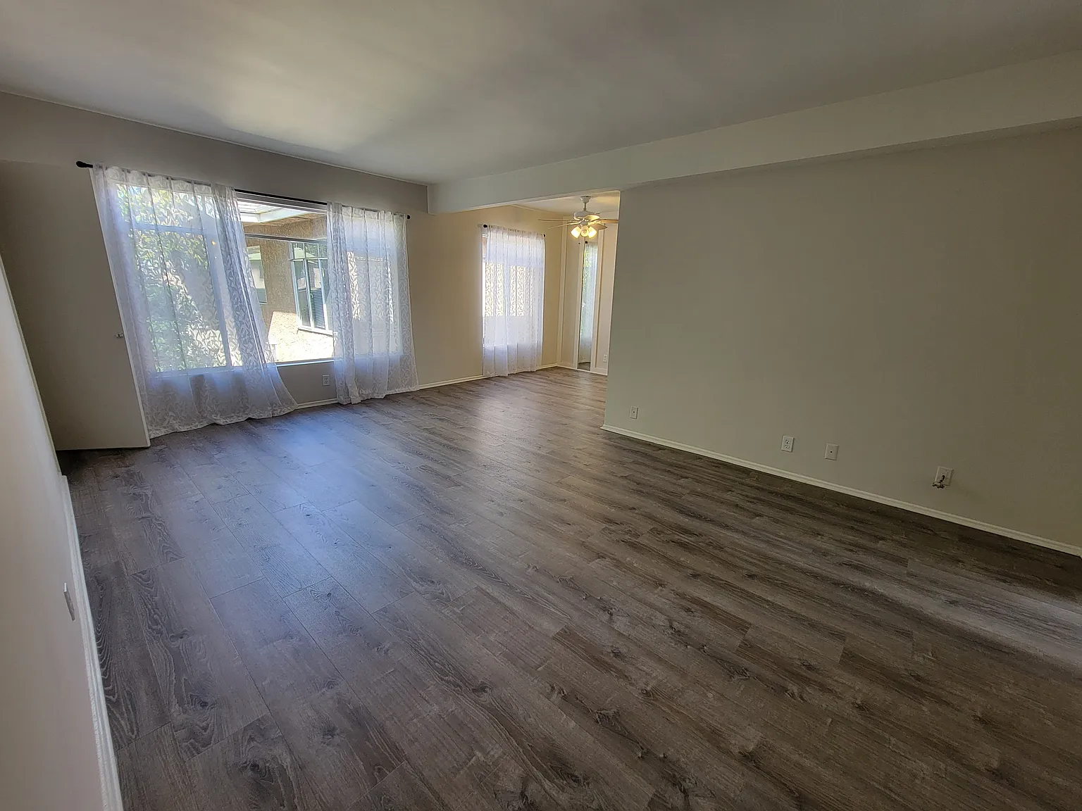 13531 Wyandotte St — Photo 2