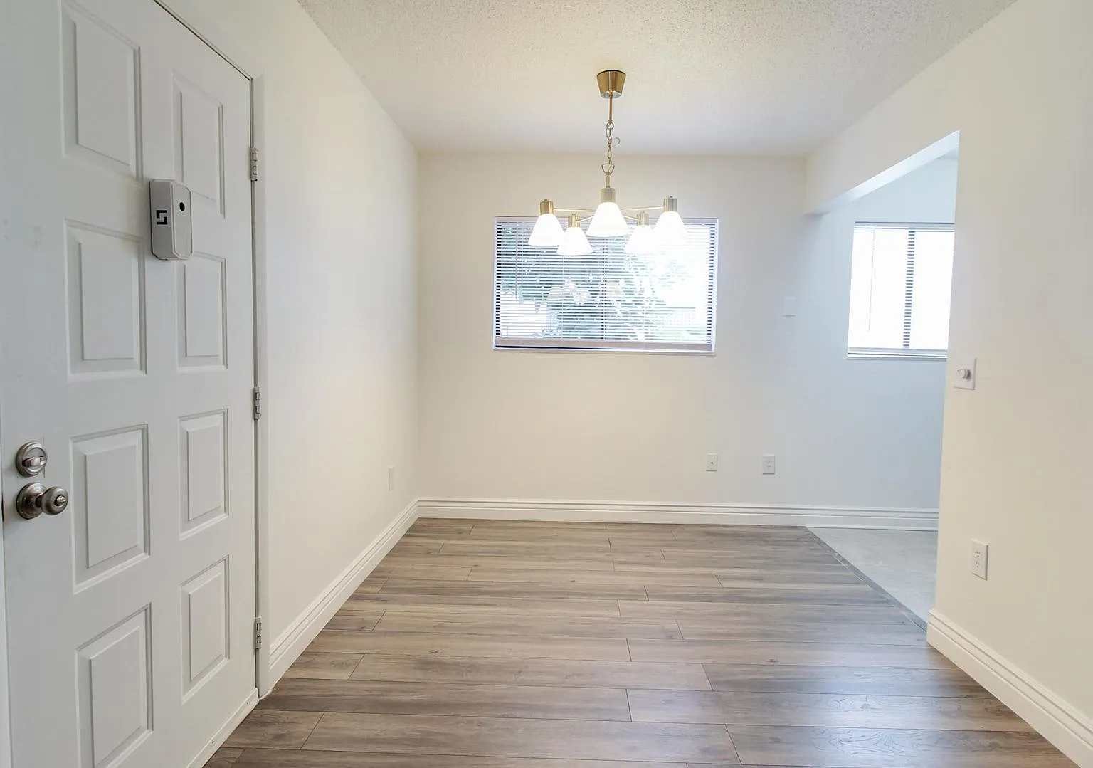 2509 Oak Park Way - 2bd 2ba - Available NOW! — Photo 4
