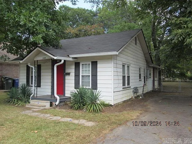 1404 Donaghey Ave — Photo 1