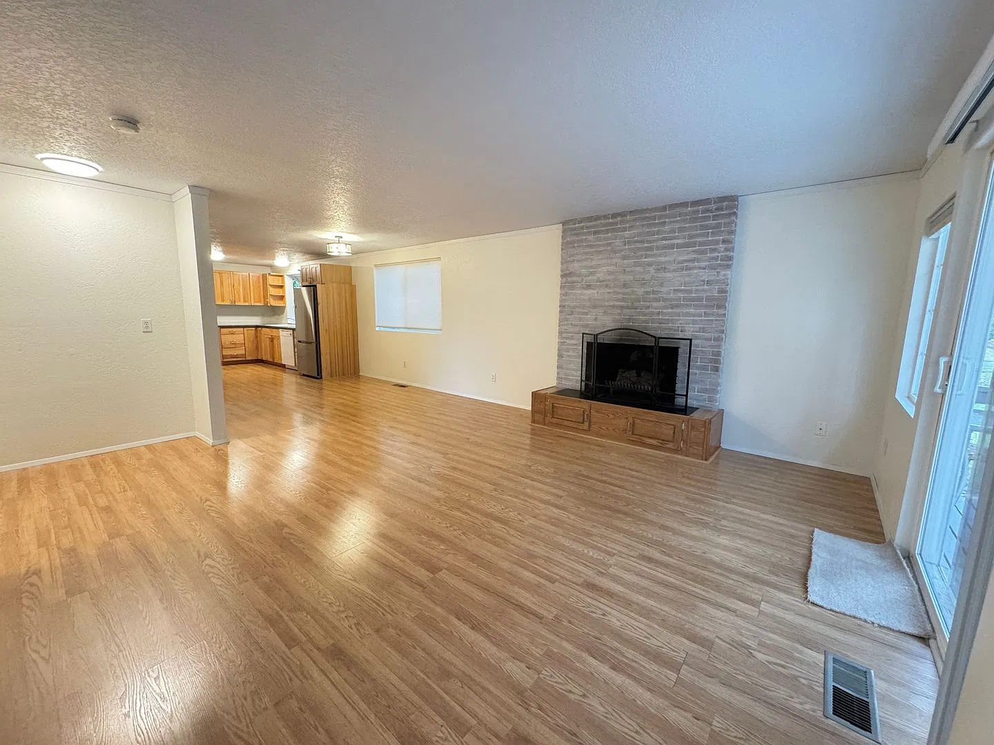 3bd/2ba Bothell Home — Photo 3