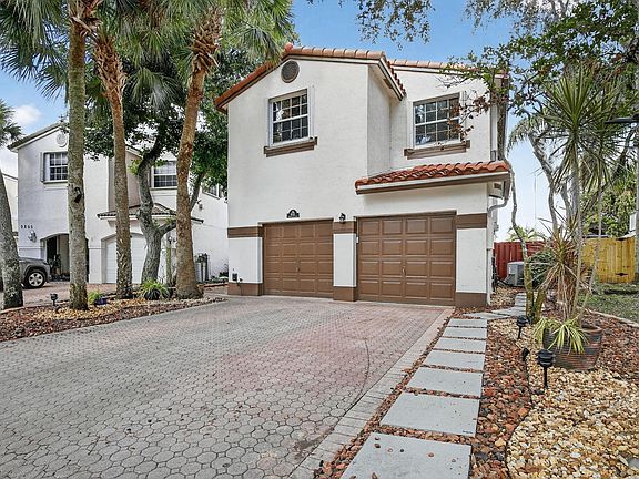 2nd image of 9861 Fairway Cove Lane