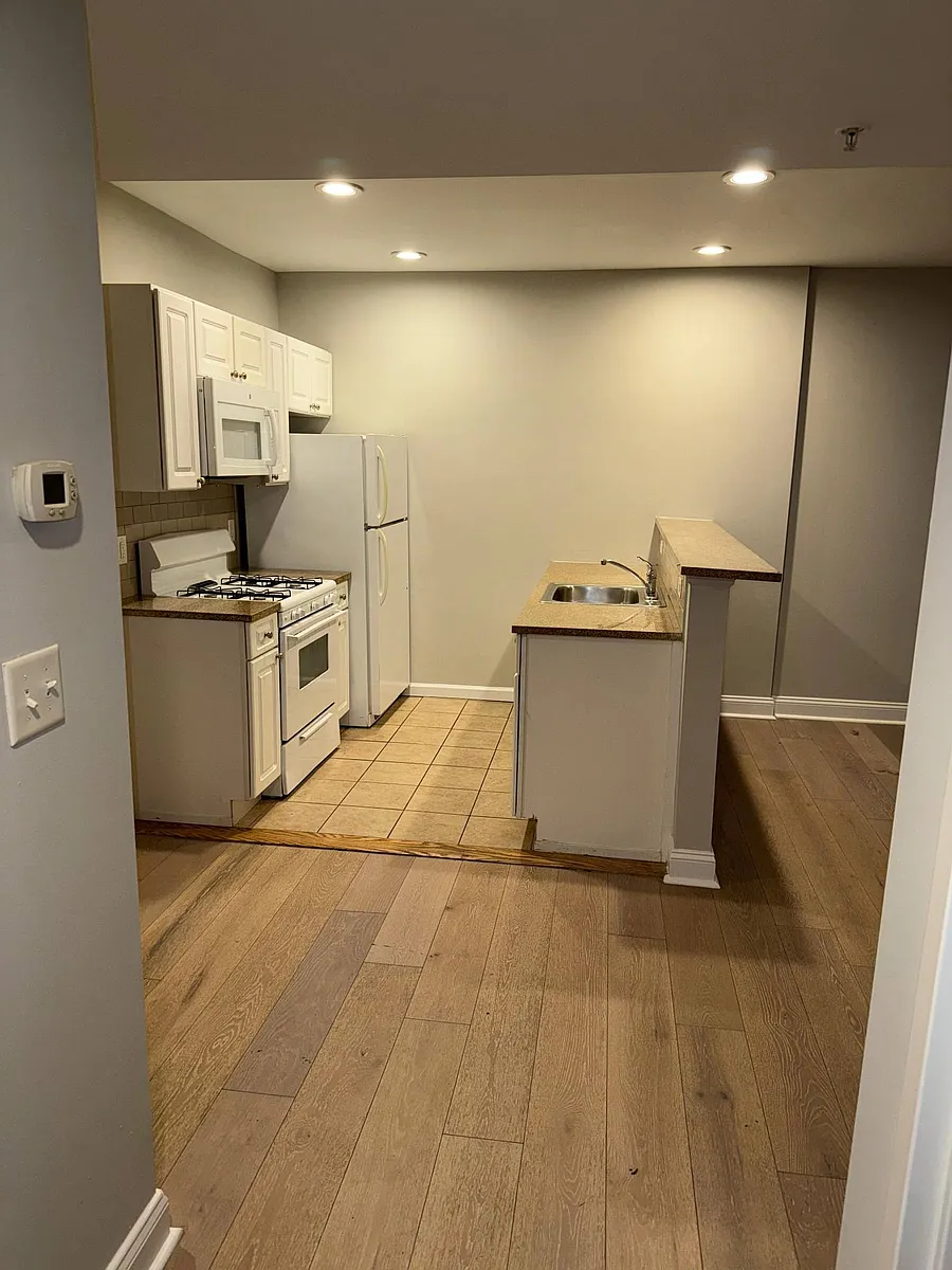 Building Photo - 56 Imlay St #2B