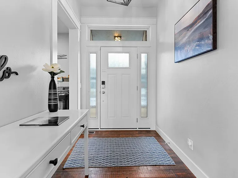 1015 Riparian Dr — Photo 5
