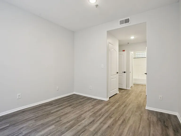 2245 Beverly Glen — Photo 41