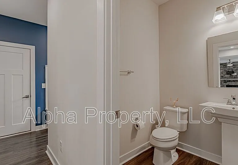 921 Saint Elmos Ct — Photo 15