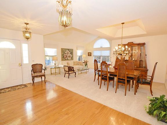 4th image of 2632 Falcon Ln