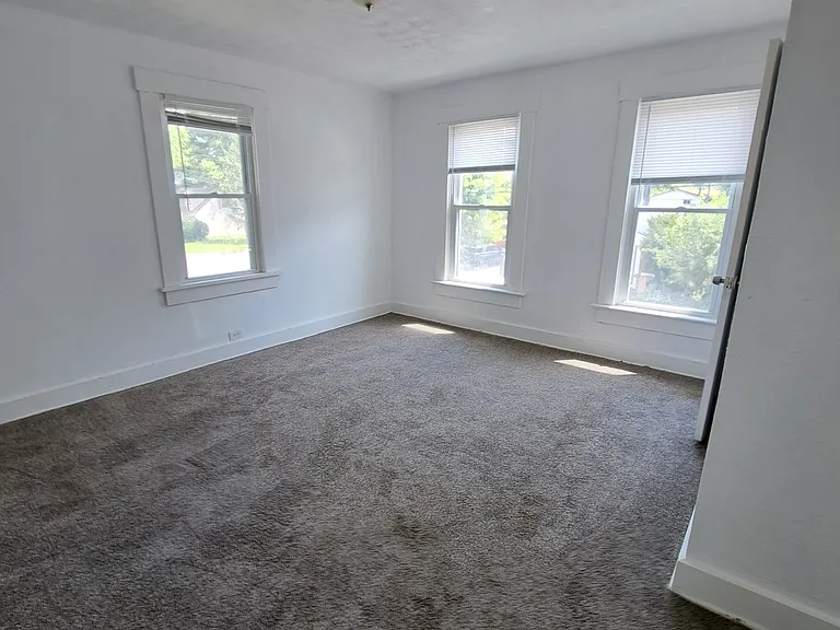 511 Parrot St — Photo 8
