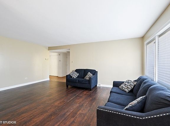 2nd image of 16705 Claire Ln