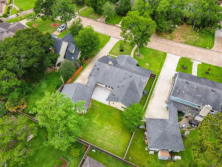 4034 Shady Springs Dr — Photo 40