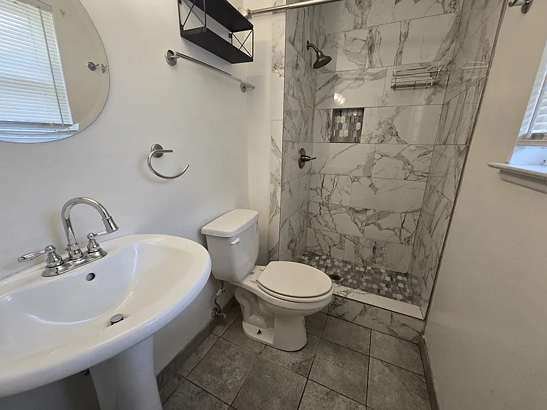 624 Oceanview Dr — Photo 21