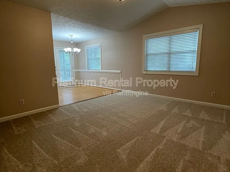 268 Jennifer Ct — Photo 5